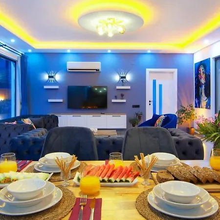 Yesilkoey 2 Bedroom Secluded With Private Pool Hot Tub