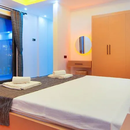 Yesilkoey 2 Bedroom Secluded With Private Pool Hot Tub