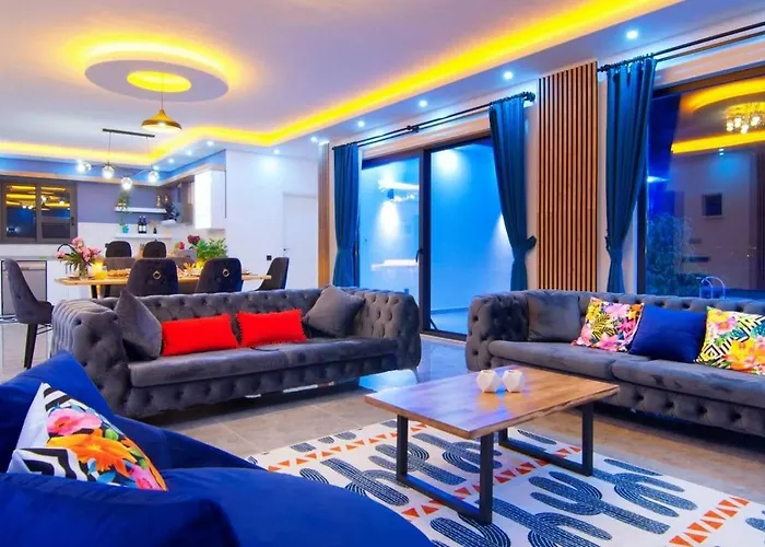 Yesilkoey 2 Bedroom Secluded With Private Pool Hot Tub 别墅 卡尔坎