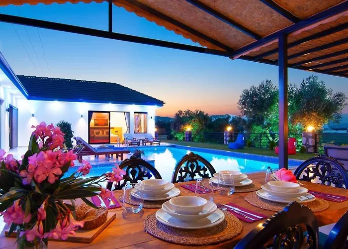 别墅 Yesilkoey 2 Bedroom Secluded With Private Pool Hot Tub *