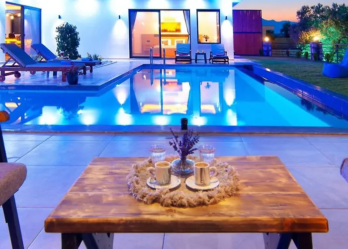 别墅 Yesilkoey 2 Bedroom Secluded With Private Pool Hot Tub