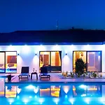 Yesilkoey 2 Bedroom Secluded With Private Pool Hot Tub Villa Kalkan