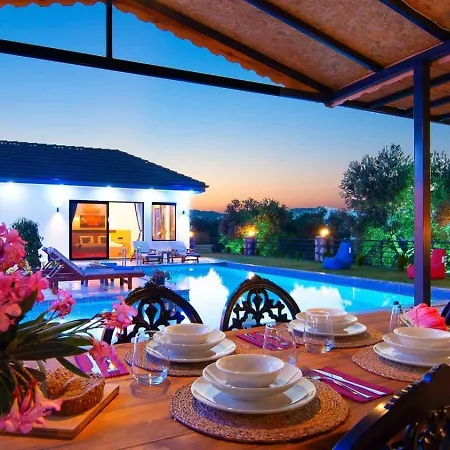 别墅 Yesilkoey 2 Bedroom Secluded With Private Pool Hot Tub *